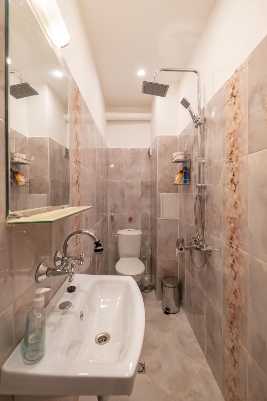 Feel Sofia - One Bedroom Apartment Next To Russian Square Bagian luar foto